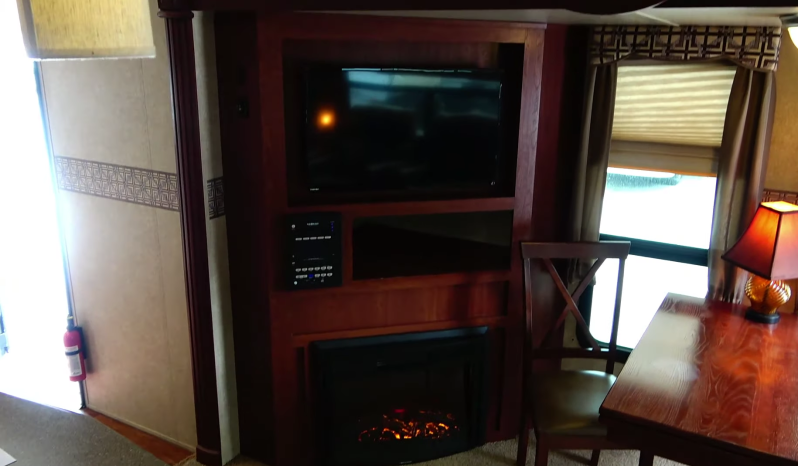 2014 Forest River RV Rockwood Signature Ultra Lite 8329SS full