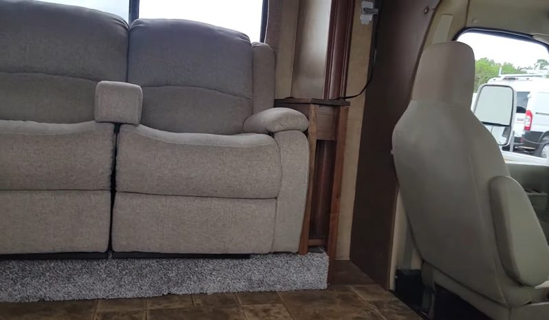 2015 FOREST RIVER SUNSEEKER 3100SS full
