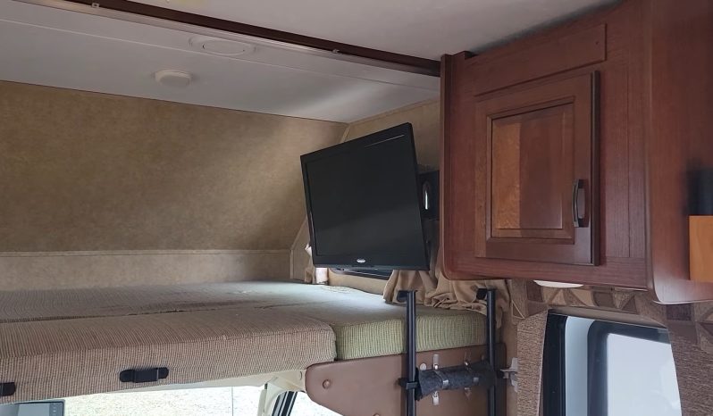 2015 FOREST RIVER SUNSEEKER 3100SS full