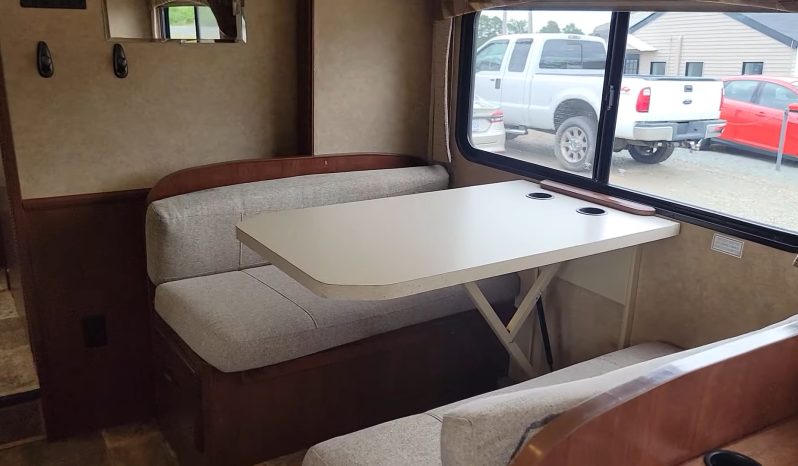 2015 FOREST RIVER SUNSEEKER 3100SS full