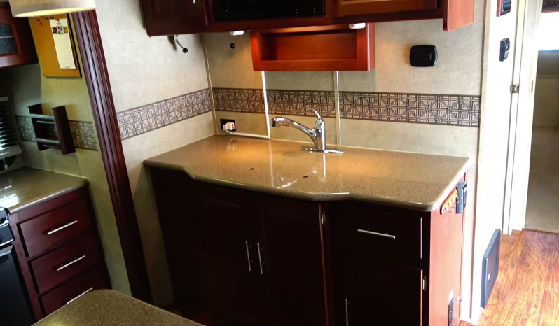 2014 Forest River RV Rockwood Signature Ultra Lite 8329SS full