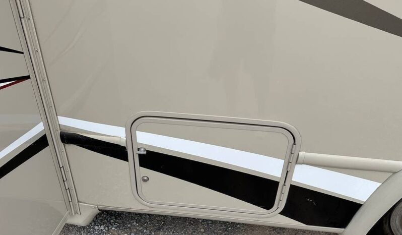 2018 Thor Motor Coach Vegas 25.3 full