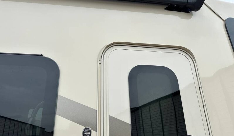 2018 Thor Motor Coach Vegas 25.3 full