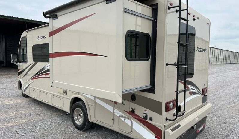 2018 Thor Motor Coach Vegas 25.3 full