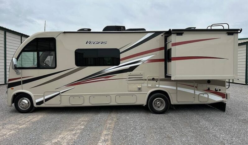 2018 Thor Motor Coach Vegas 25.3 full
