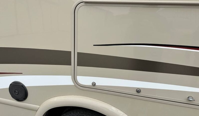 2018 Thor Motor Coach Vegas 25.3 full