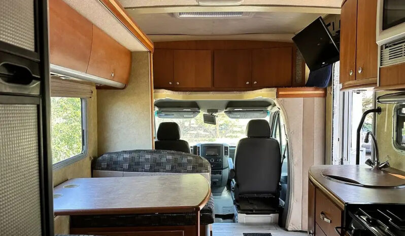 2008 Winnebago View 24J full