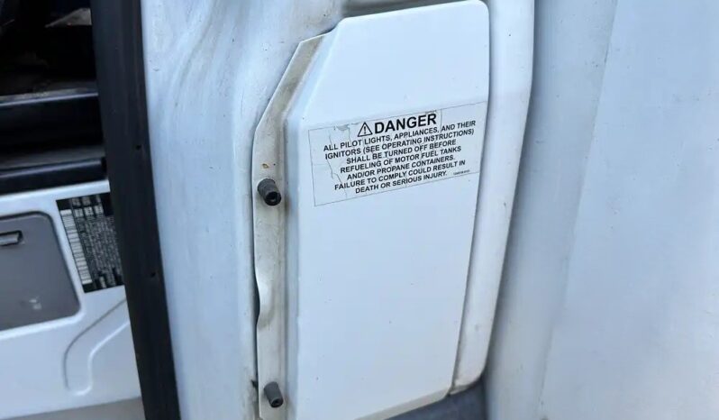 2008 Winnebago View 24J full