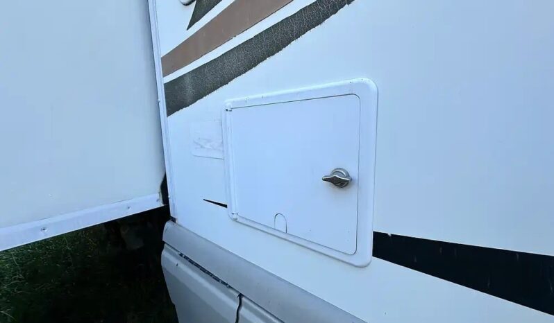 2008 Winnebago View 24J full