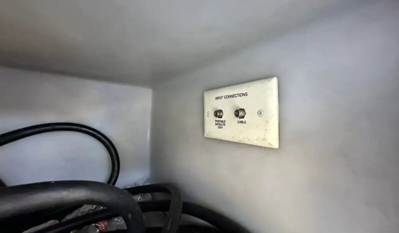 2008 Winnebago View 24J full