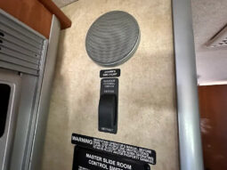 2008 Winnebago View 24J full