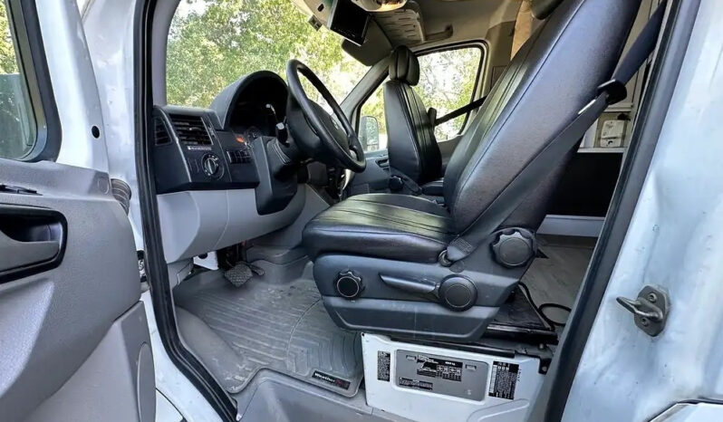 2008 Winnebago View 24J full