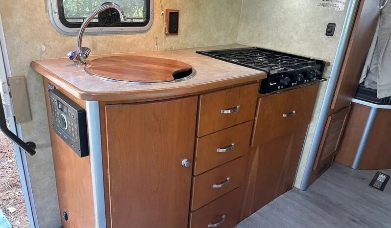 2008 Winnebago View 24J full