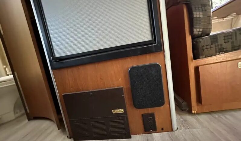 2008 Winnebago View 24J full