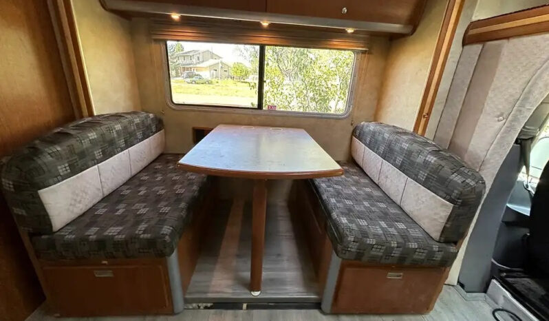 2008 Winnebago View 24J full
