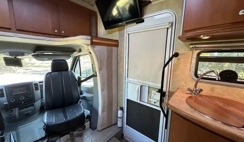 2008 Winnebago View 24J full
