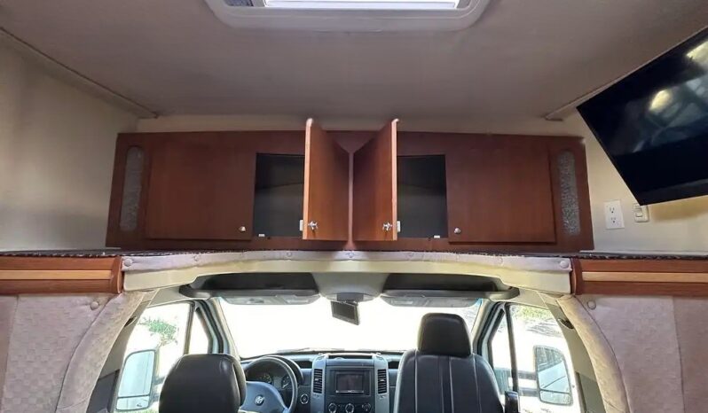 2008 Winnebago View 24J full