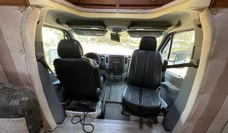 2008 Winnebago View 24J full