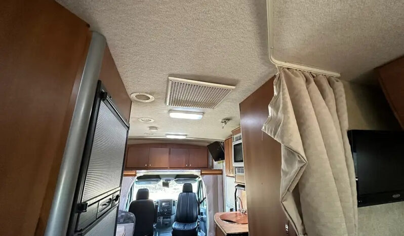 2008 Winnebago View 24J full