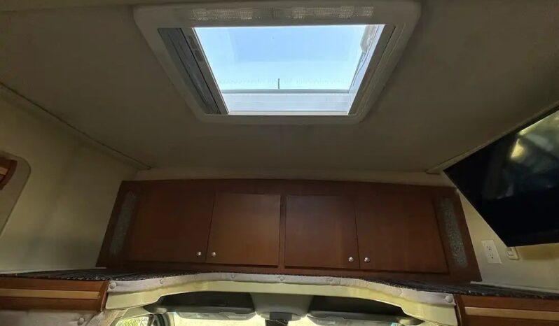 2008 Winnebago View 24J full