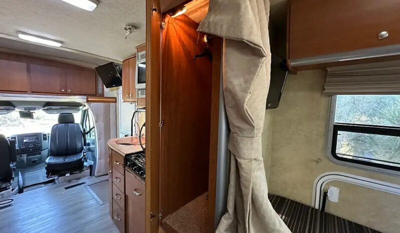 2008 Winnebago View 24J full