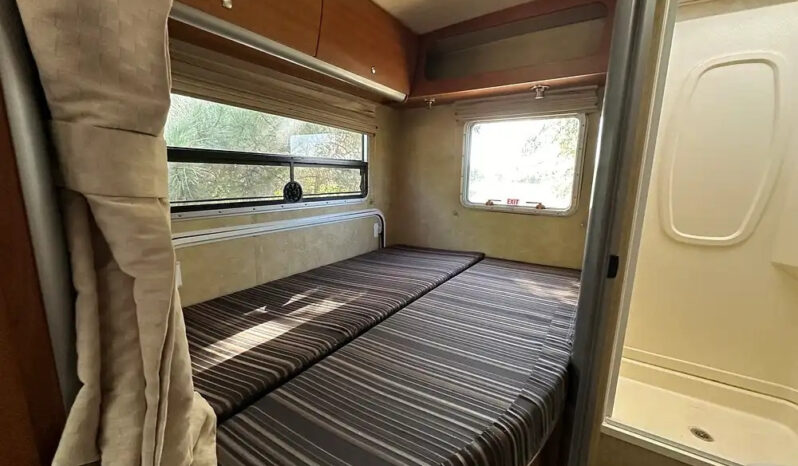 2008 Winnebago View 24J full