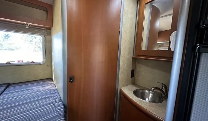 2008 Winnebago View 24J full