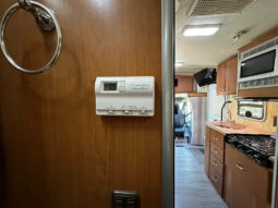 2008 Winnebago View 24J full