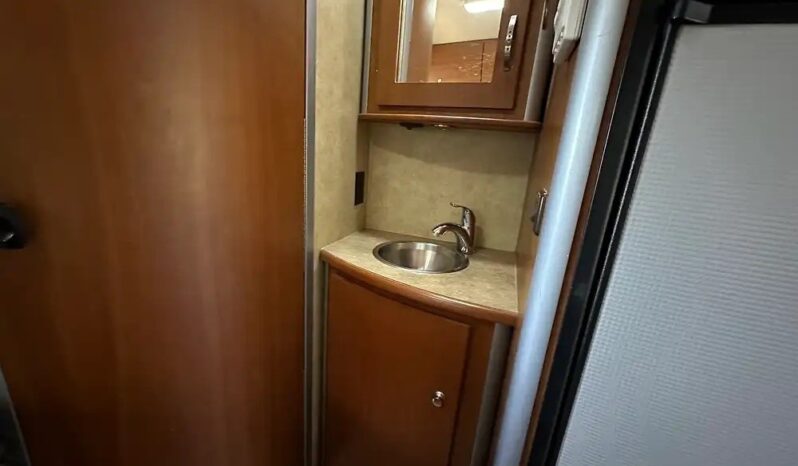 2008 Winnebago View 24J full