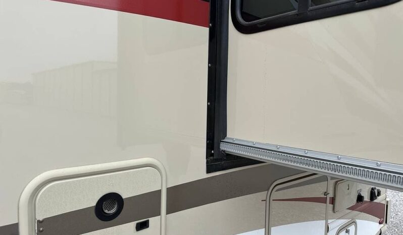 2018 Thor Motor Coach Vegas 25.3 full