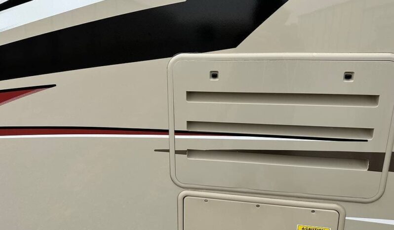 2018 Thor Motor Coach Vegas 25.3 full