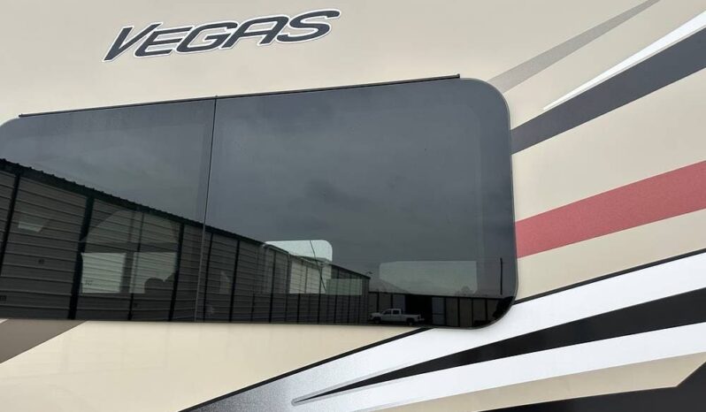 2018 Thor Motor Coach Vegas 25.3 full