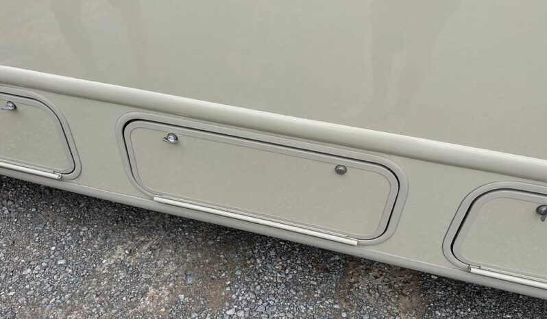 2018 Thor Motor Coach Vegas 25.3 full
