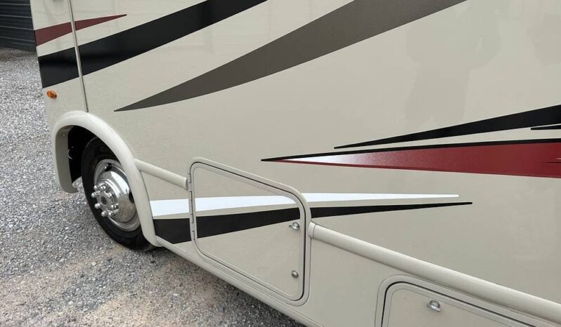 2018 Thor Motor Coach Vegas 25.3 full