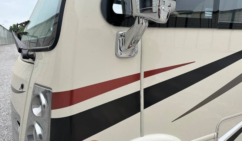 2018 Thor Motor Coach Vegas 25.3 full