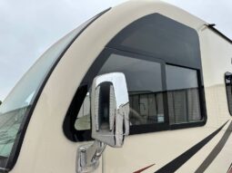 2018 Thor Motor Coach Vegas 25.3 full