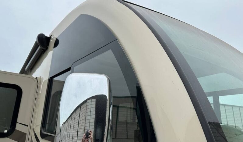 2018 Thor Motor Coach Vegas 25.3 full