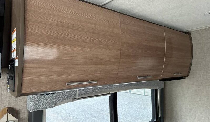 2018 Thor Motor Coach Vegas 25.3 full