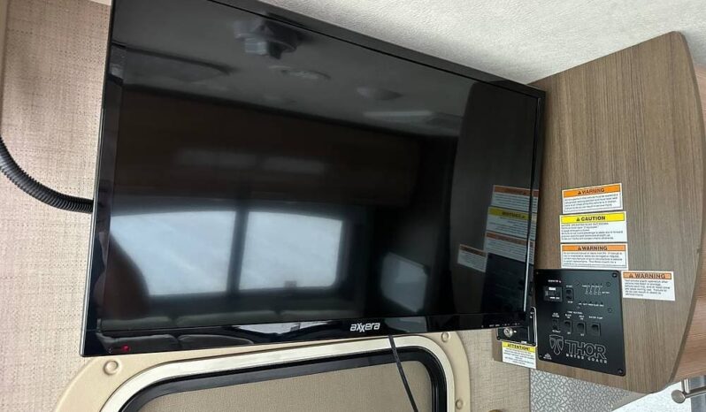 2018 Thor Motor Coach Vegas 25.3 full