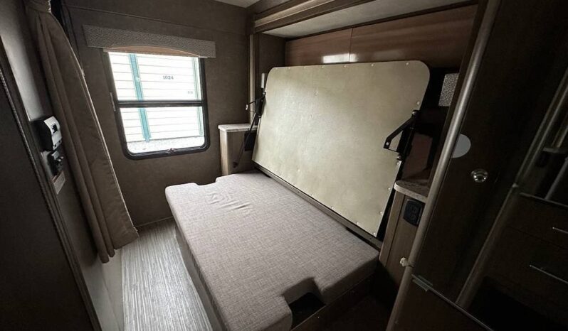 2018 Thor Motor Coach Vegas 25.3 full