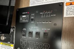 2018 Thor Motor Coach Vegas 25.3 full