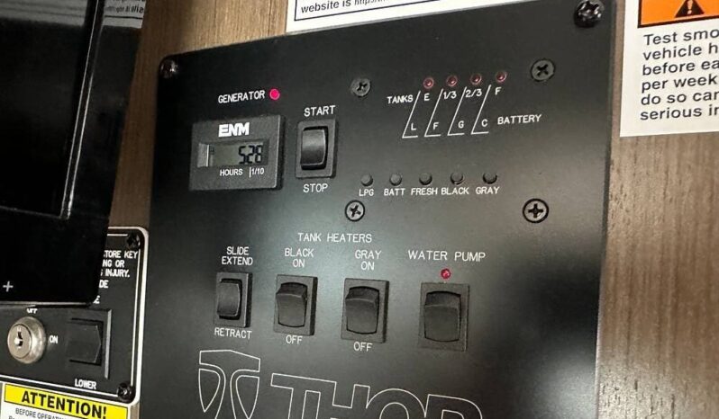 2018 Thor Motor Coach Vegas 25.3 full