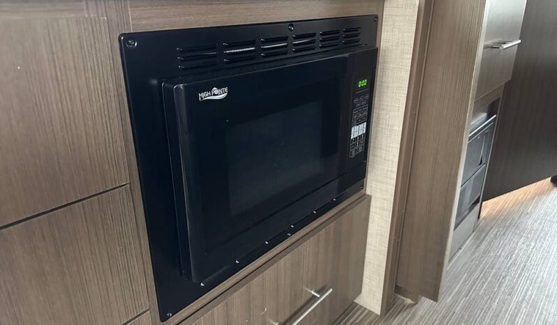 2018 Thor Motor Coach Vegas 25.3 full