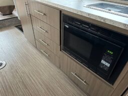 2018 Thor Motor Coach Vegas 25.3 full