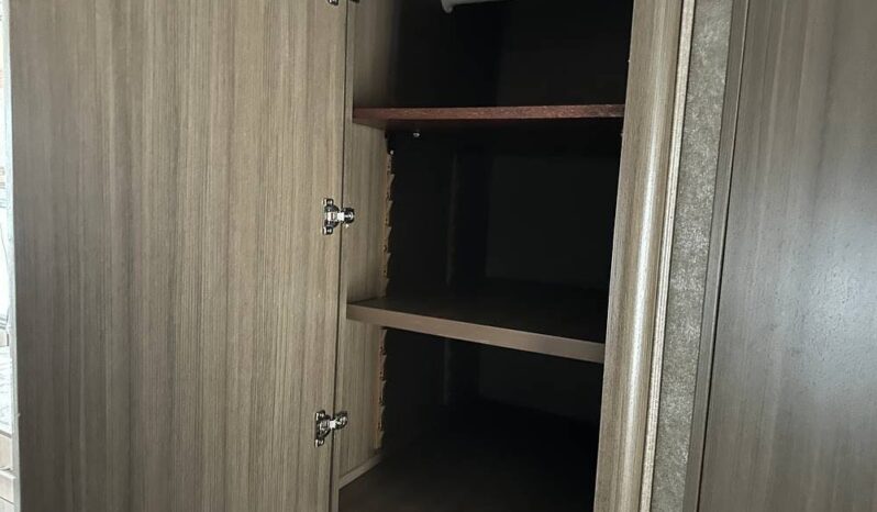 2018 Thor Motor Coach Vegas 25.3 full