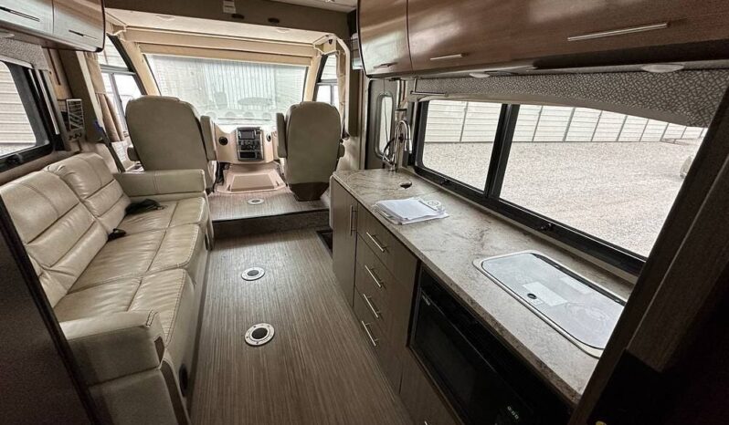 2018 Thor Motor Coach Vegas 25.3 full