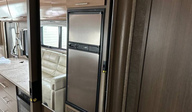 2018 Thor Motor Coach Vegas 25.3 full