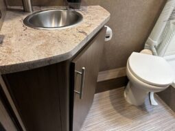 2018 Thor Motor Coach Vegas 25.3 full