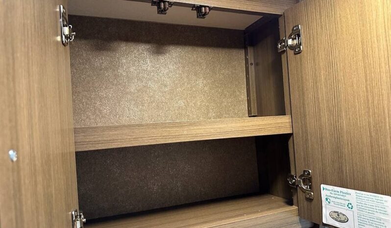 2018 Thor Motor Coach Vegas 25.3 full