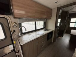 2018 Thor Motor Coach Vegas 25.3 full